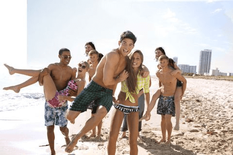 TOP-25 Funny Large Group Photo Ideas - RetouchMe