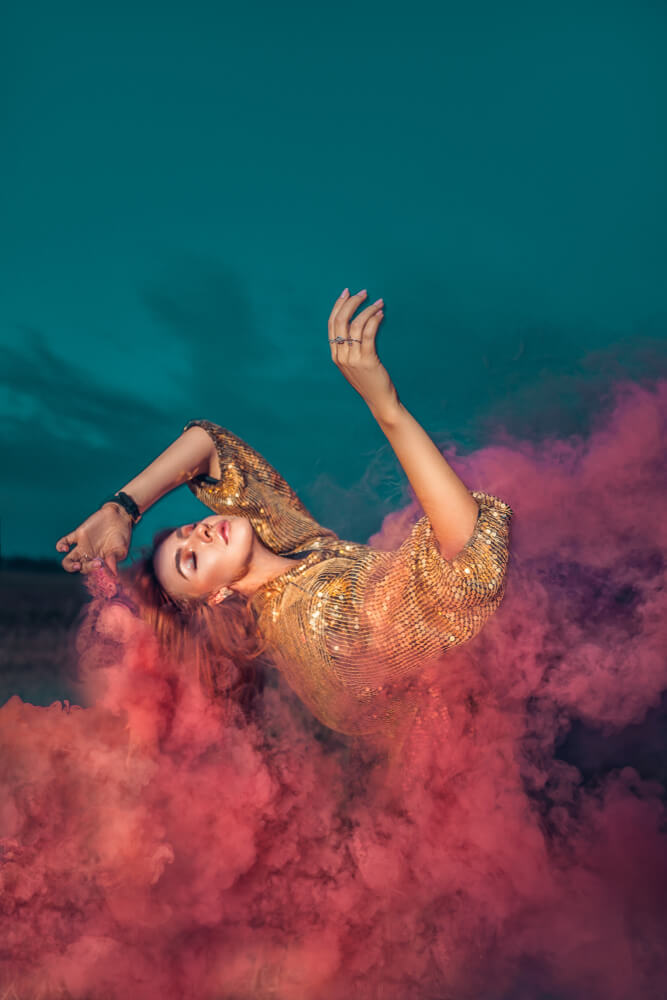 Сolor smoke bomb photography in 2️⃣0️⃣2️⃣0️⃣: Ideas & Tips