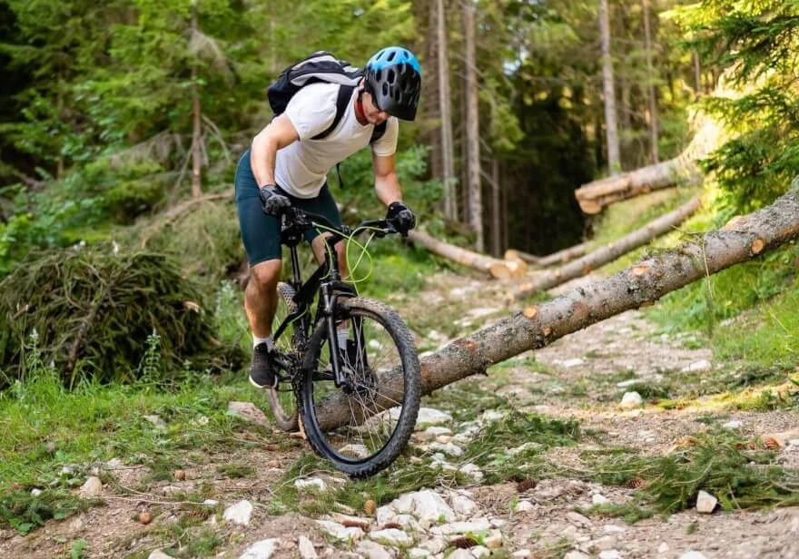 Motion photography shooting cyclists