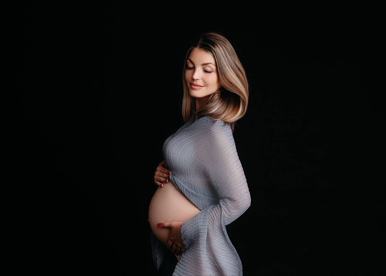 3 manières de faire un faux ventre de femme enceinte